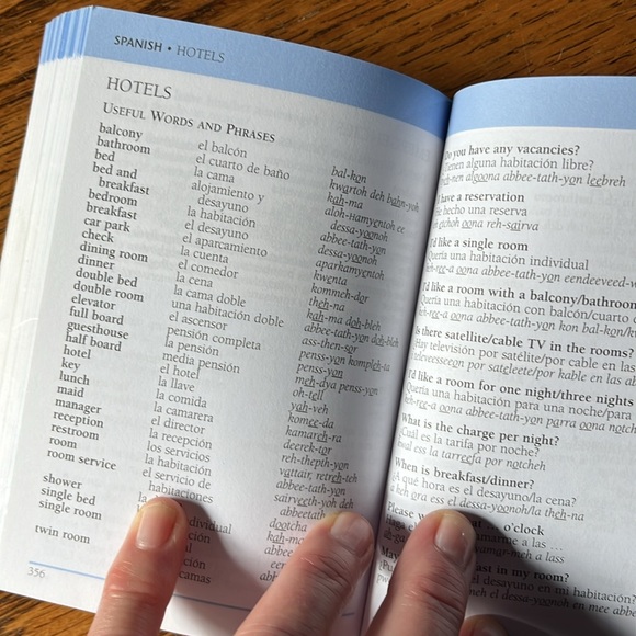 European phrasebook, DK eyewitness, travel guides essential reference travelers - Picture 7 of 7